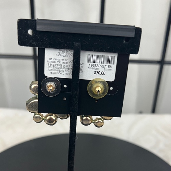 NWT White House Black Market Ivory Pearl & Crystal Teardrop Cluster Earrings - Picture 4 of 4